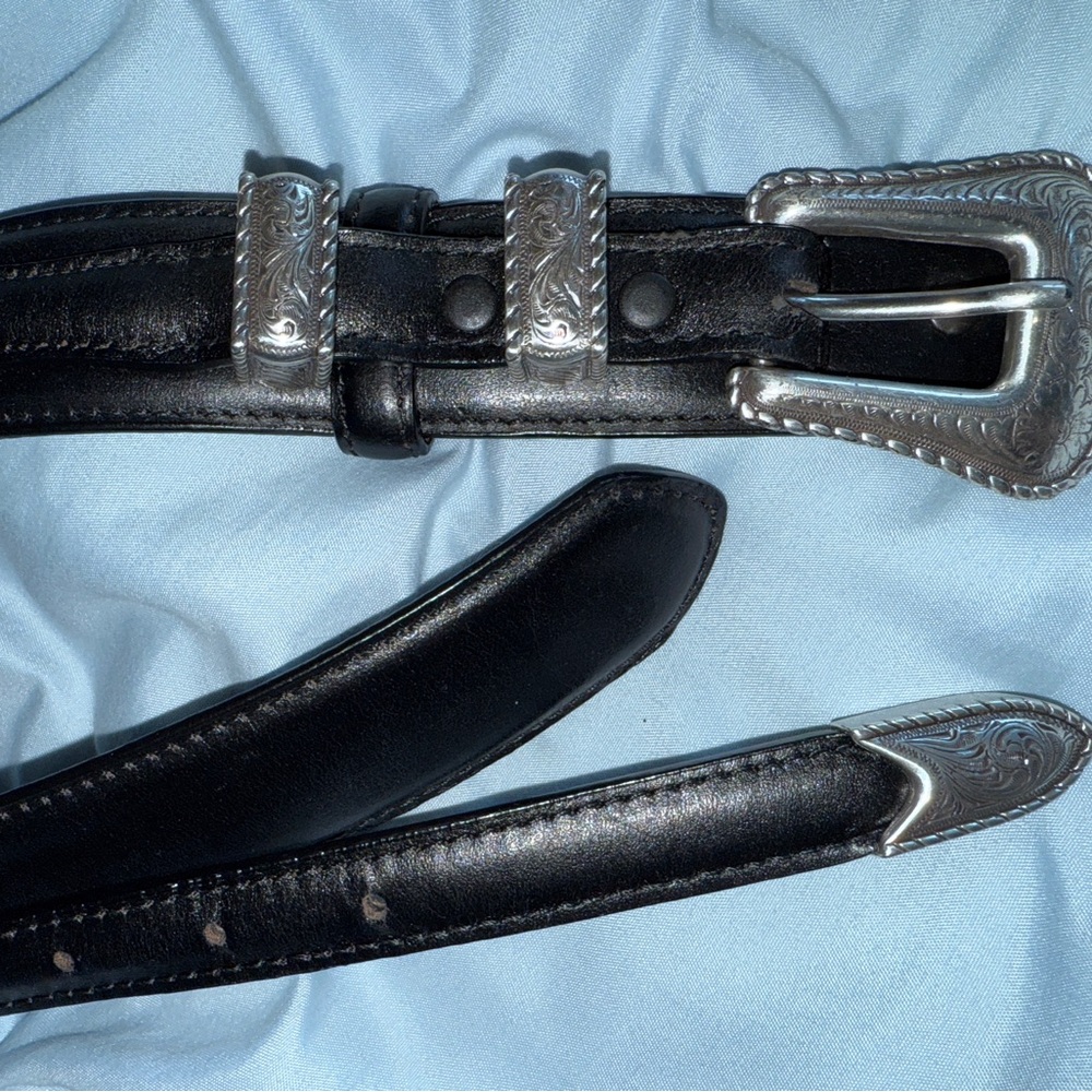 Elegant western Black Leather Belt with Silver Buckle - Picture 4 of 9
